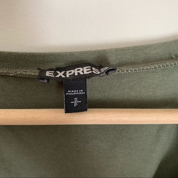 EUC Express Flutter Sleeve Top - Picture 2 of 4